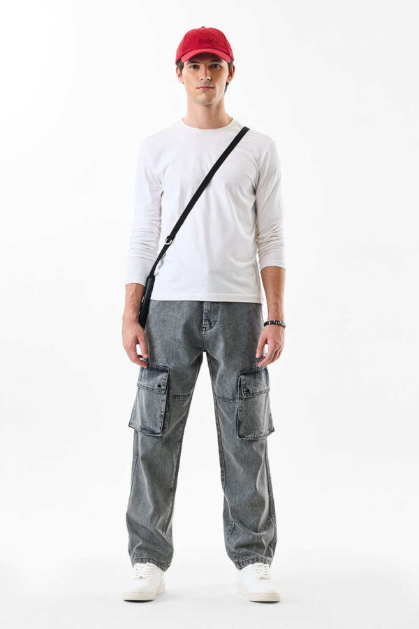 Baggy Fit Cargo Jeans